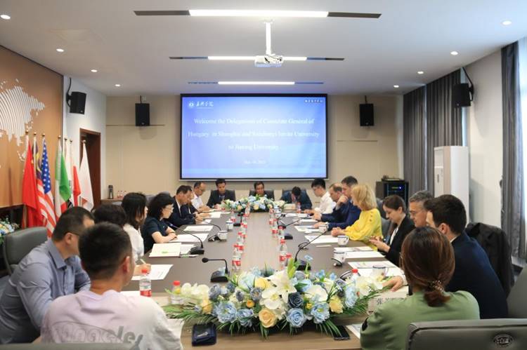 说明: //wsc.macaukjw.net/__local/A/38/E8/18C959EFE2F9324C5B940400D34_14F307E9_16193.jpg